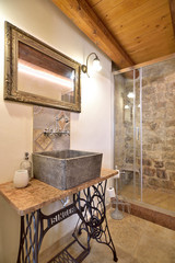 Casa con arredamento romantico © Gioco