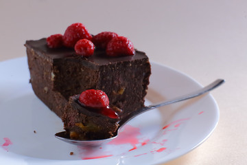 raw chocolate cake