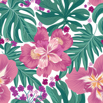 Tropcal flowers and palm leaves seamless pattern. Beautiful flor © Terriana