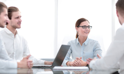 Obraz premium company's specialists are discussing ideas for a new business project