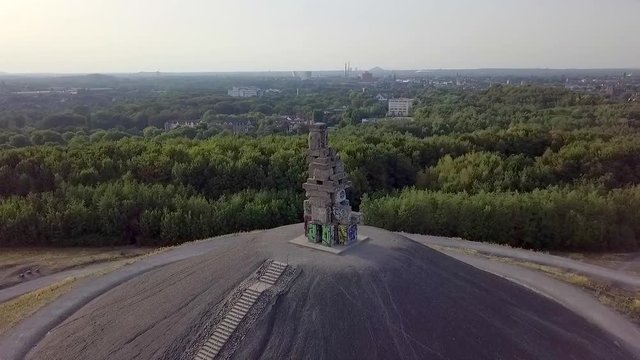 A drone flight over the Himmelstreppe in Neukirchen-Vluyn