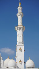 Fototapeta na wymiar mosque in abu dhabi