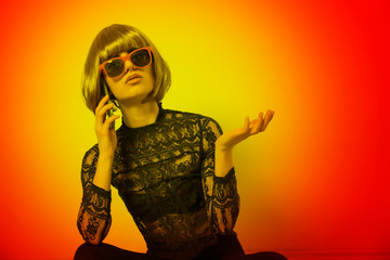 Girl   use the phone