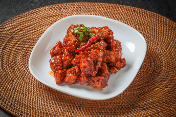 ヤンニョムチキン Korean spicy chicken  (Yangnyeom Chicken)