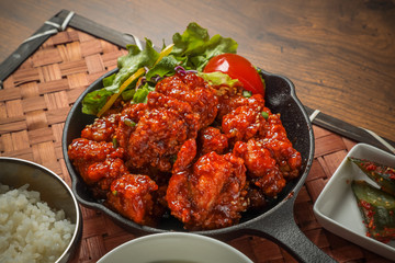 ヤンニョムチキン Korean spicy chicken  (Yangnyeom Chicken)