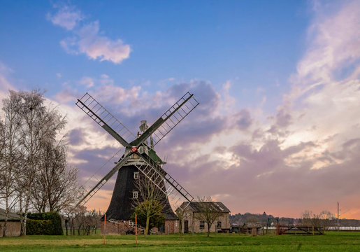 Alte Bockwindm&uuml;hle in Mecklenburg Vorpommern