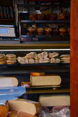 Tienda de sandwiches, quesos y pasteles