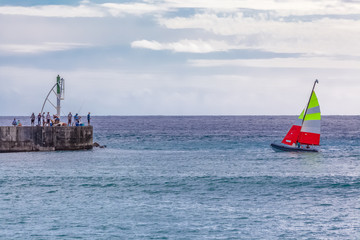 Fototapeta premium Entrée sud du port de Saint-Gilles, Île de la Réunion 