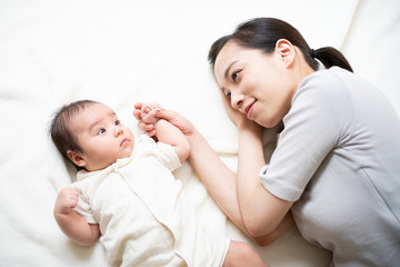 赤ちゃんと母親