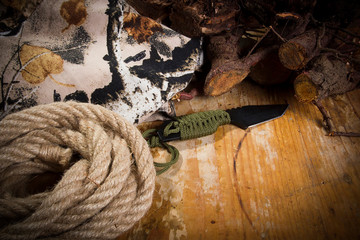 Accessories for a campaign and a halt