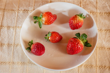 Strawberry has a positive effect on digestion, improves appetite. It has diuretic and diaphoretic properties that allow you to get rid of swelling under the eyes.