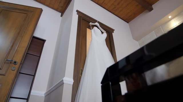 wedding dress....wedding in sicily