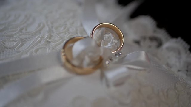 wedding day, in palermo rings