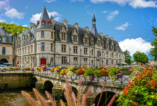 Quimper. Sur les bords de l'Odet en centre ville. Finist&egrave;re. Bretagne