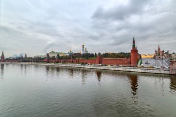 Naklejka premium Moscow Kremlin embankment in the summer evening, An overcast, rainy day.