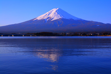 河口湖からの青空快晴の富士山　2019/03/09