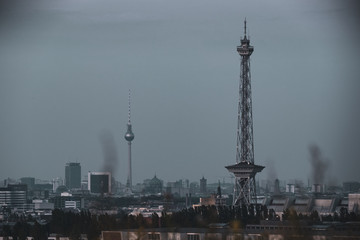 Funkturm und Fernsehturm zu Berlin.
