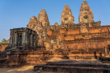 Fototapeta na wymiar Pyramid and sanctuaries of Pre Rup temple, Cambodia