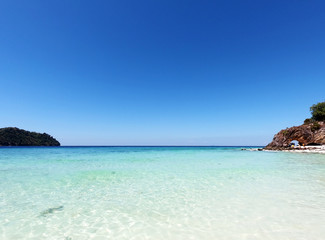 Fototapeta premium Beautiful tropical Lipe Island and clear sea water Thailand