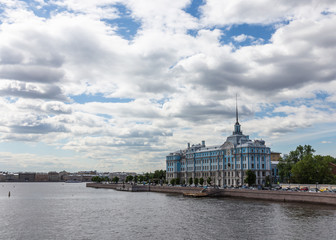 Obraz premium Panoramic view of the Neva River, Nakhimov Naval Academy. St. Petersburg. Russia.
