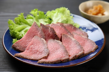 sliced roasted beef