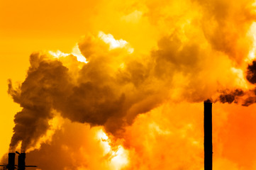 Obraz premium Pollution Air Quality Factory Smoke Pumping Into Atmosphere Environment
