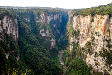 Fototapeta na wymiar Itaimbezinho Canyon, Cambará do Sul, Rio Grande do Sul, Brazil