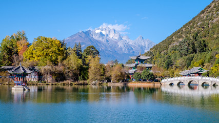 Naklejka premium Black Dragon Pool in Lijiang Old City