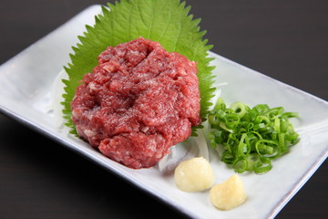 horse meat yukhoe