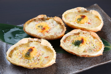 Crab shell gratin