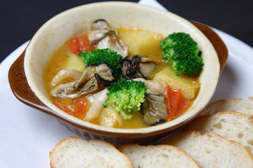 oyster Ahijo with bread