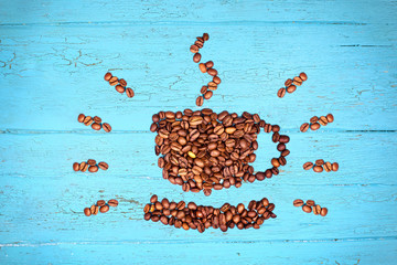 frische Kaffeebohnen als Tasse