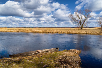 Rzeka Supraśl i Narew. Złotoria nad Narwią. Wiosna w dolinie Narwi i Supraśli. Podlasie, Polska © podlaski49