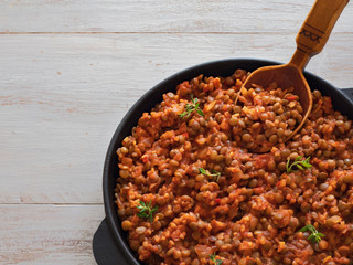 Lentil ragu - Vegan lentil bolognese in a pan.