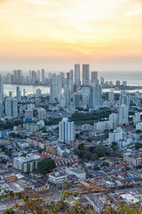 Cartagena Skyline Kolumbien Colombia Stadt Meer Hochformat Abend Sonnenuntergang Hochhäuser