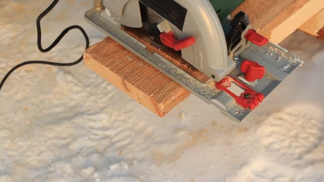 sawing boards by circular saw