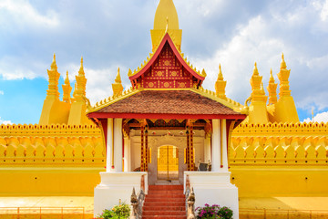 Fototapeta premium Pha That Luang temple. Golden stupa. Vientiane. Laos.