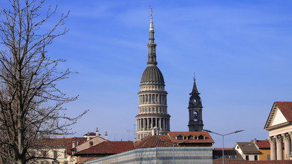 CUPOLA A NOVARA IN ITALIA, DOME IN NOVARA CITY IN ITALY 