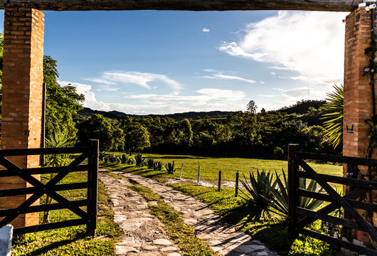Porteira na entrada para cachoeira serra morena. Concei&ccedil;&atilde;o do Mato Dentro,MG