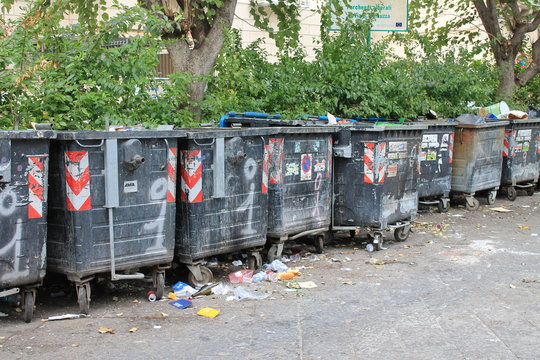 Cassonetti dell'immondizia a Palermo