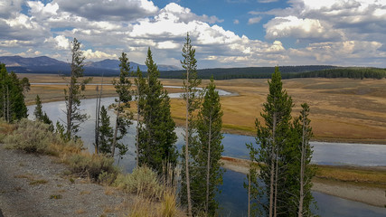 Fototapeta na wymiar Yellowstone River