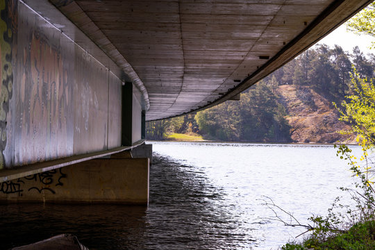 Betonkanal Bilder – Durchsuchen 16,043 Archivfotos, Vektorgrafiken und ...