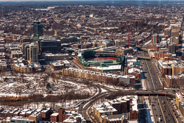 Obraz premium Boston, USA - 08 marca 2019: panorama, widok z powietrza na zaśnieżone ulice Bostonu, Massachusetts, Stany Zjednoczone.