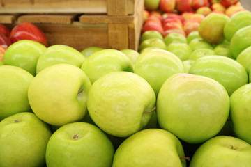 Apple display grocery store