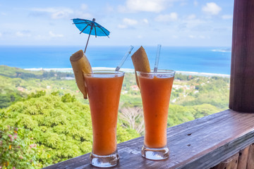 Cocktails de fruits exotiques
