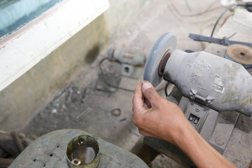 Damas Raya Agate Craftsman