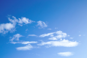 Obraz premium white cloud on blue sky in the morning, clear weather day background