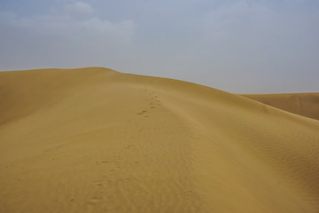 Fototapeta na wymiar Sand dunes of the desert in Rajasthan, India