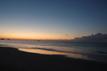 朝焼けの海岸