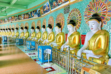U Min Thonze Caves have Golden Buddha statues row, in Sagaing, Burma (Myanmar) © photopiam